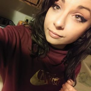 Meet your Posher, Beth nicole